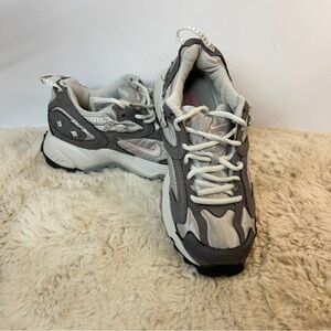 Nike Gray and Pink Sneakers Sporty Design women‎ 6-6.5 ?